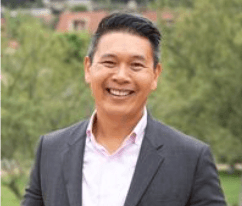Derek Tran headshot